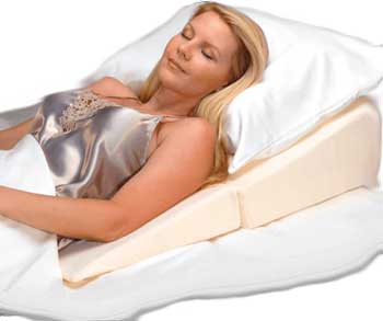 How to Prevent Snoring with an Anti-Snore Wedge Pillow in extended length to support the lower back too
